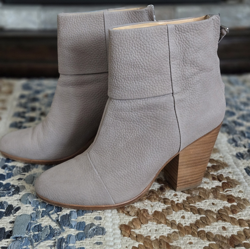 Elegant Rag And Bone Taupe/Gray Ankle Boots